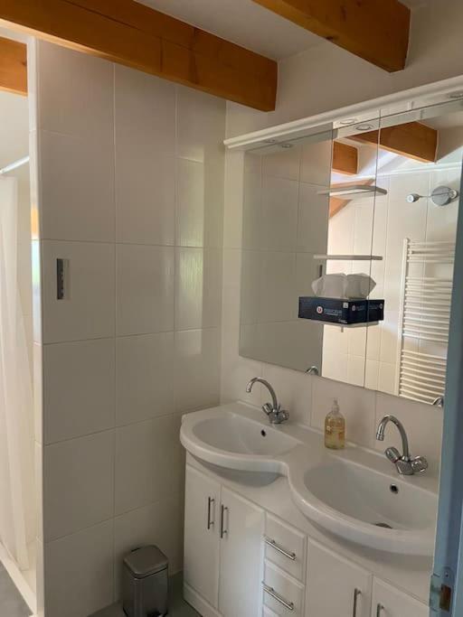 Appartement Familial A Crots Buitenkant foto